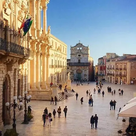 Pura Vida Loft - Near Greek Theatre And Ortigia Appartamento *